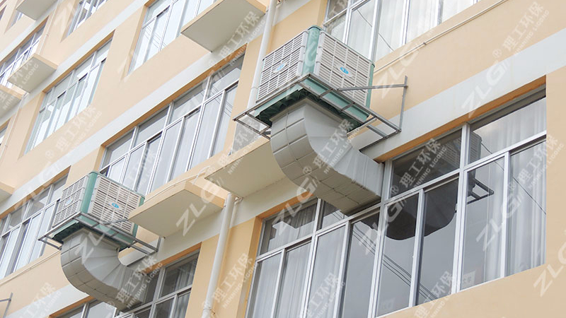 制衣廠車間安裝ZLG理工冷風(fēng)機(jī)通風(fēng)降溫